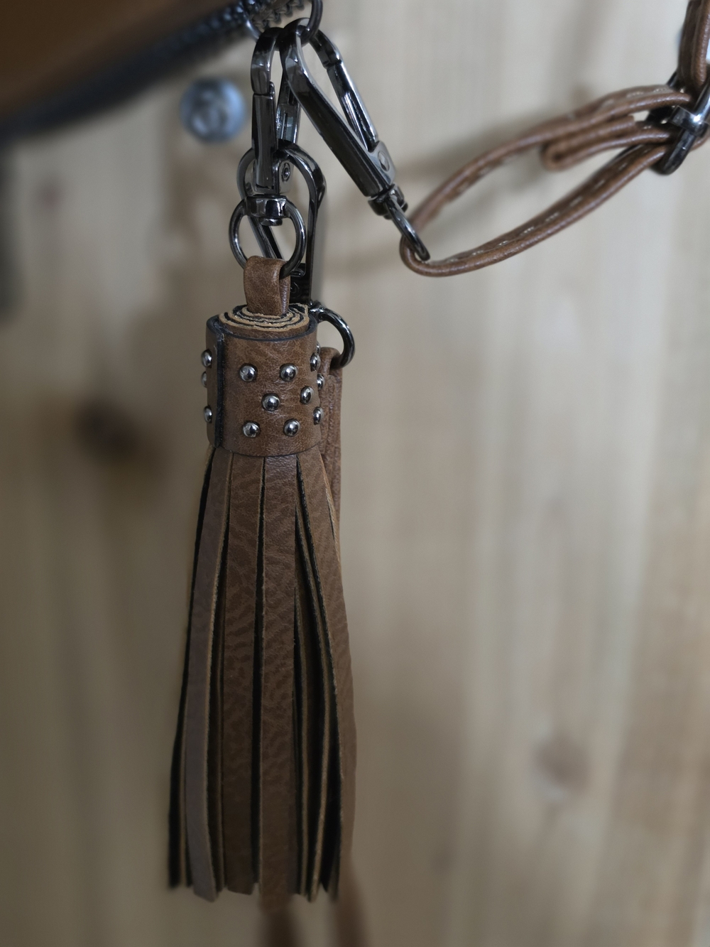 Sam & Hadley Western Tooled Faux Leather Crossbody Wallet Bag - Picture 9 of 16